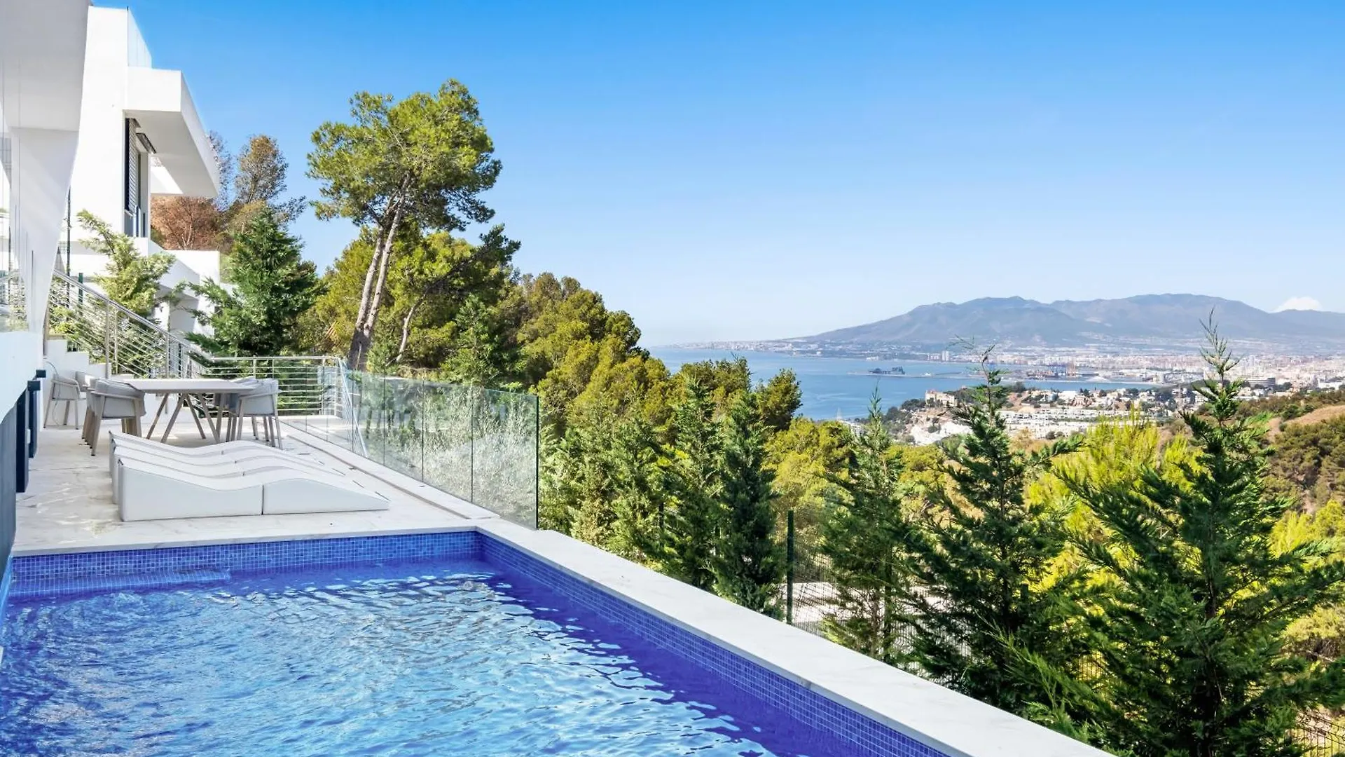 Villas Pinares De San Anton - Sea, City, Mountain, Views Malaga 0*,  Spain